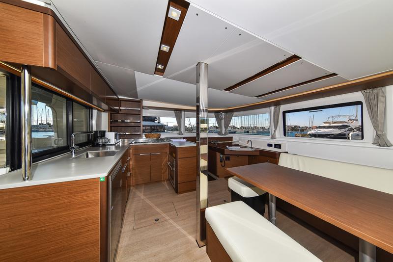 Book yachts online - catamaran - Lagoon 46 - MIDLIFE CRISIS Air Condition Generator Watermaker - rent