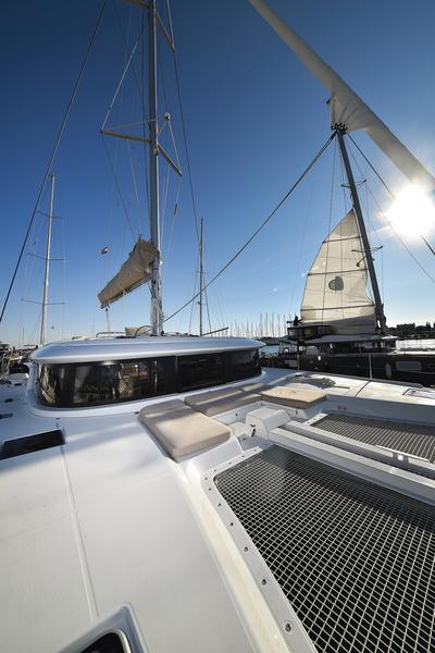 Book yachts online - catamaran - Lagoon 46 - MIDLIFE CRISIS Air Condition Generator Watermaker - rent