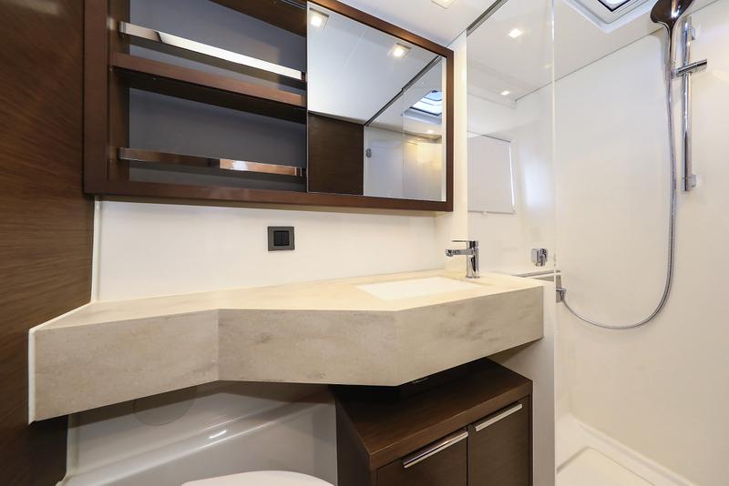 Book yachts online - catamaran - Lagoon 46 - MIDLIFE CRISIS Air Condition Generator Watermaker - rent