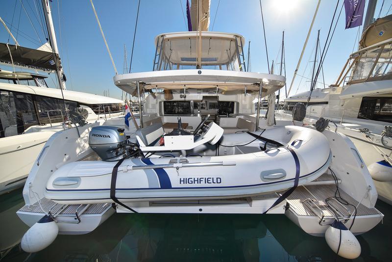 Book yachts online - catamaran - Lagoon 46 - MAJESTIC Air Condition Generator Watermaker - rent