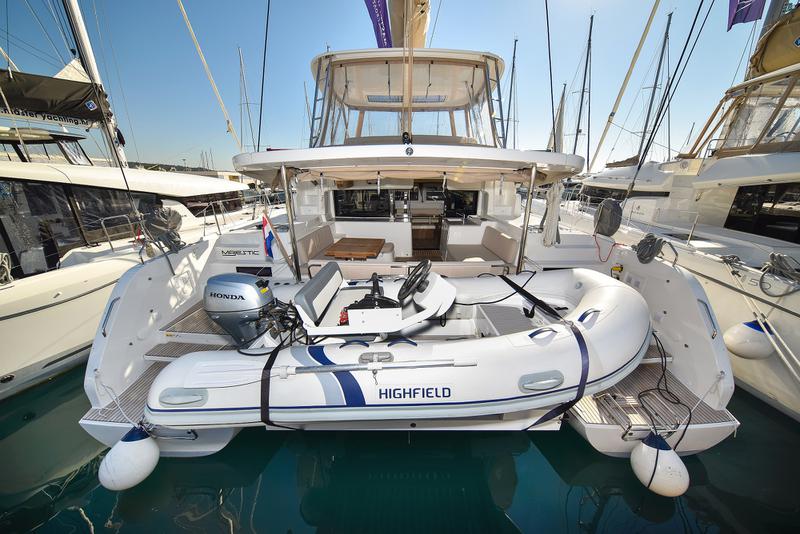 Book yachts online - catamaran - Lagoon 46 - MAJESTIC Air Condition Generator Watermaker - rent