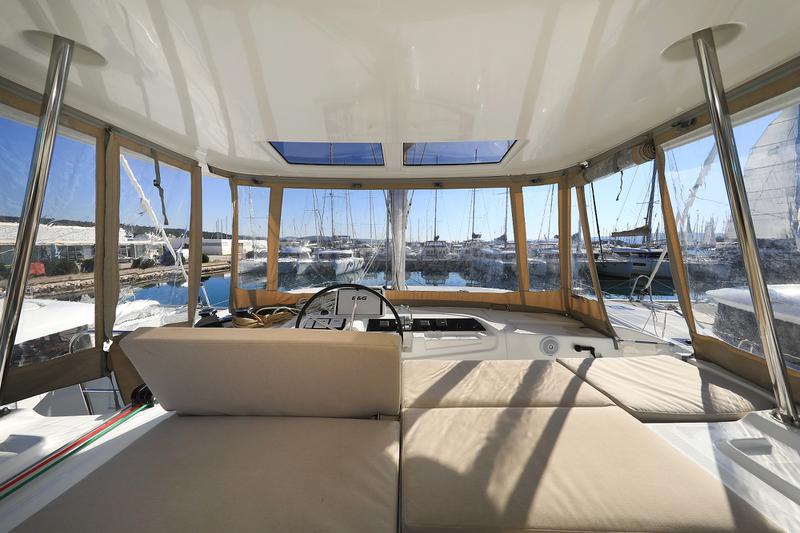 Book yachts online - catamaran - Lagoon 46 - MAJESTIC Air Condition Generator Watermaker - rent