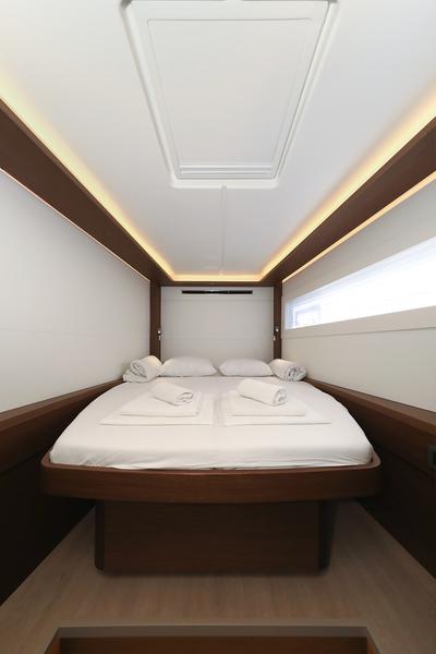 Book yachts online - catamaran - Lagoon 46 - MAJESTIC Air Condition Generator Watermaker - rent