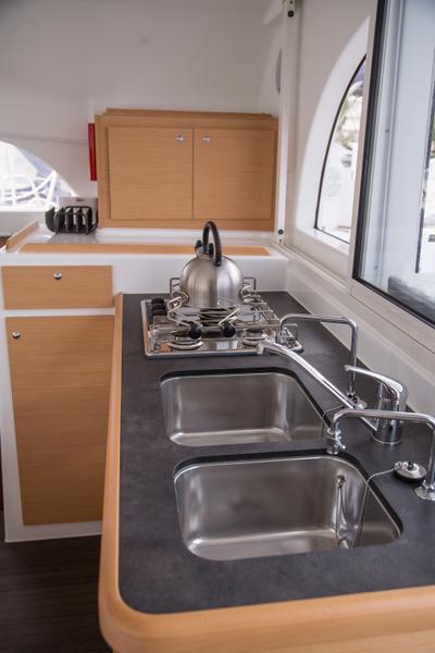 Book yachts online - catamaran - Lagoon 380 - Calypso - rent