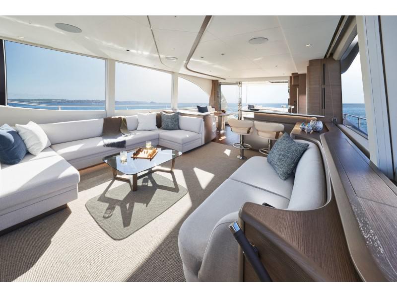 Book yachts online - motorboat - Princess Y72 - no name - rent