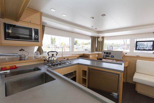 Book yachts online - catamaran - Lagoon 450 Fly A/C &amp; GEN. - KON-TIKI - rent