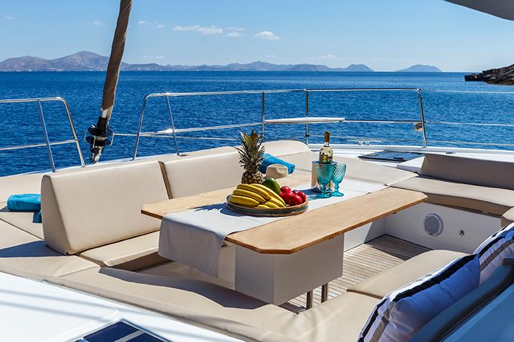 Book yachts online - catamaran - Bali 4.8 - Morganite - Skippered - rent