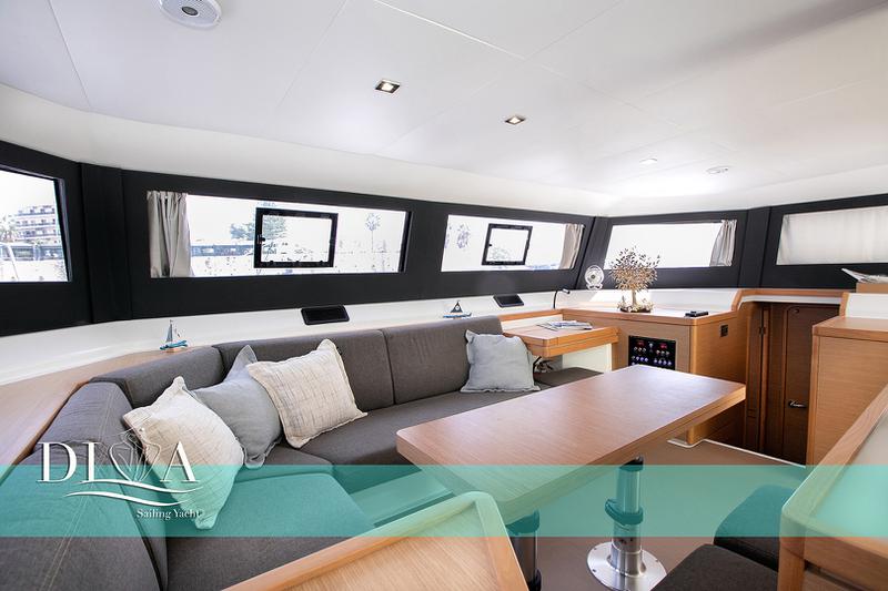 Book yachts online - catamaran - Dufour 48 - Diva - Skippered - rent