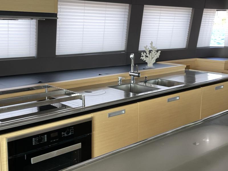 Book yachts online - powercatamaran - Lagoon 630 Powercat LUX - Pearly Gates - rent