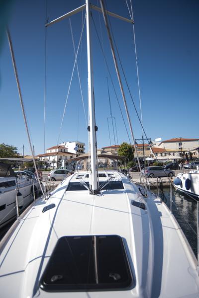 Book yachts online - sailboat - Elan 45 Impression - Helen - rent