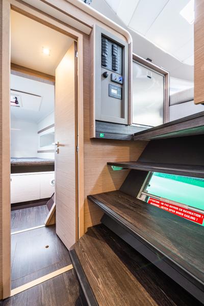 Book yachts online - catamaran - Isla 40 - Rih - A/C &amp; Generator - rent