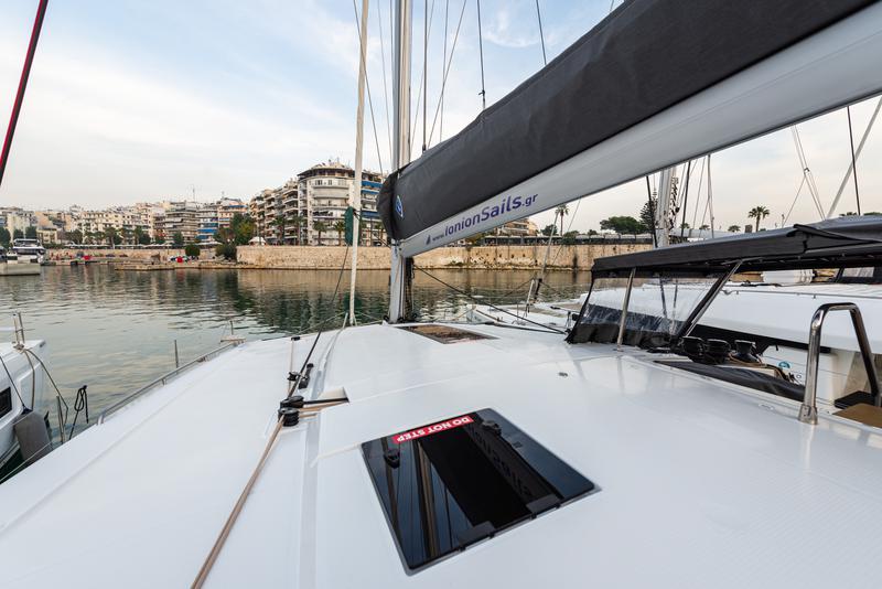 Book yachts online - catamaran - Isla 40 - Rih - A/C &amp; Generator - rent