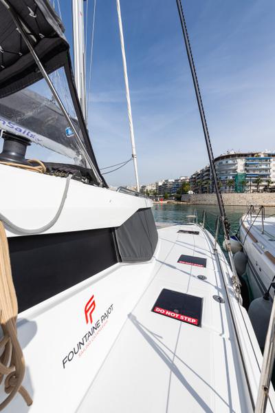 Book yachts online - catamaran - Isla 40 - Rih - A/C &amp; Generator - rent