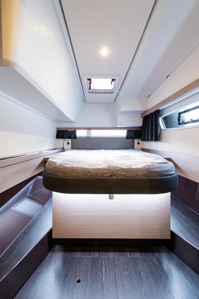 Book yachts online - catamaran - Isla 40 - Rih - A/C &amp; Generator - rent