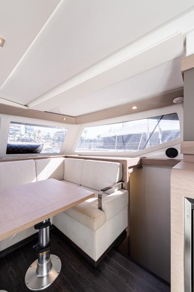 Book yachts online - catamaran - Isla 40 - Rih - A/C &amp; Generator - rent