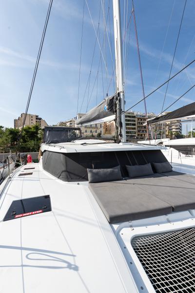 Book yachts online - catamaran - Isla 40 - Rih - A/C &amp; Generator - rent