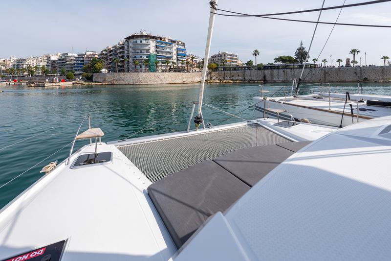 Book yachts online - catamaran - Isla 40 - Rih - A/C &amp; Generator - rent