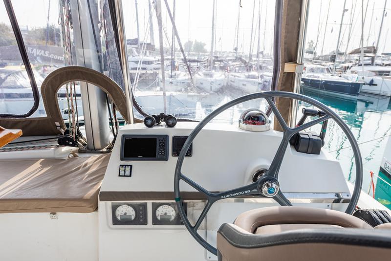 Book yachts online - catamaran - Bali 4.3 - Gatto Nero  - A/C - Generator &amp; Watermaker - rent