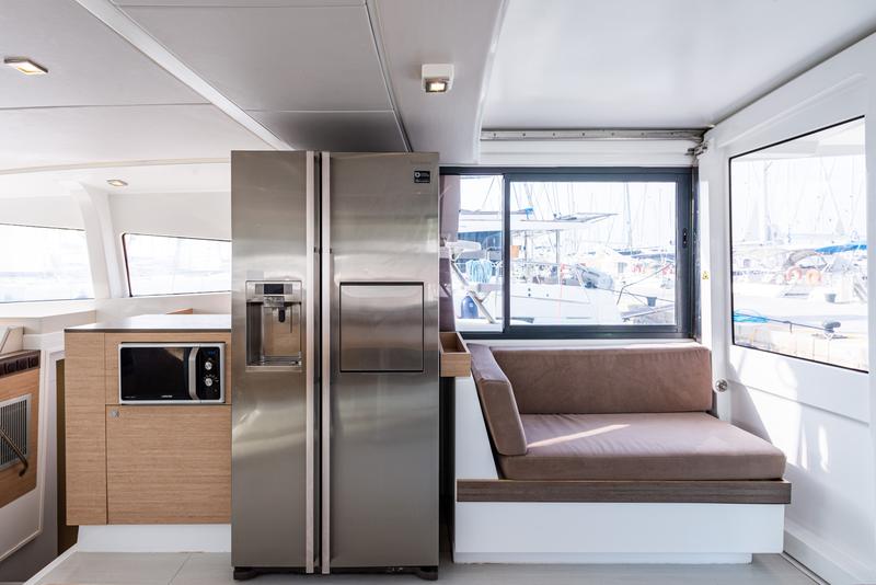 Book yachts online - catamaran - Bali 4.3 - Gatto Nero  - A/C - Generator &amp; Watermaker - rent