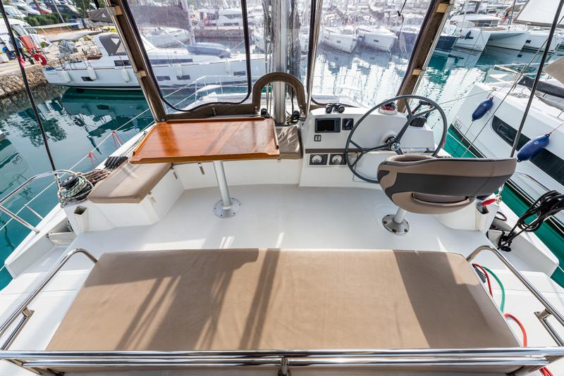 Book yachts online - catamaran - Bali 4.3 - Gatto Nero  - A/C - Generator &amp; Watermaker - rent