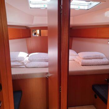 Book yachts online - sailboat - Bavaria Cruiser 46 - Galeb - rent