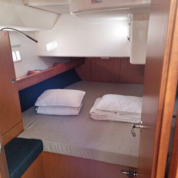 Book yachts online - sailboat - Bavaria Cruiser 46 - Galeb - rent