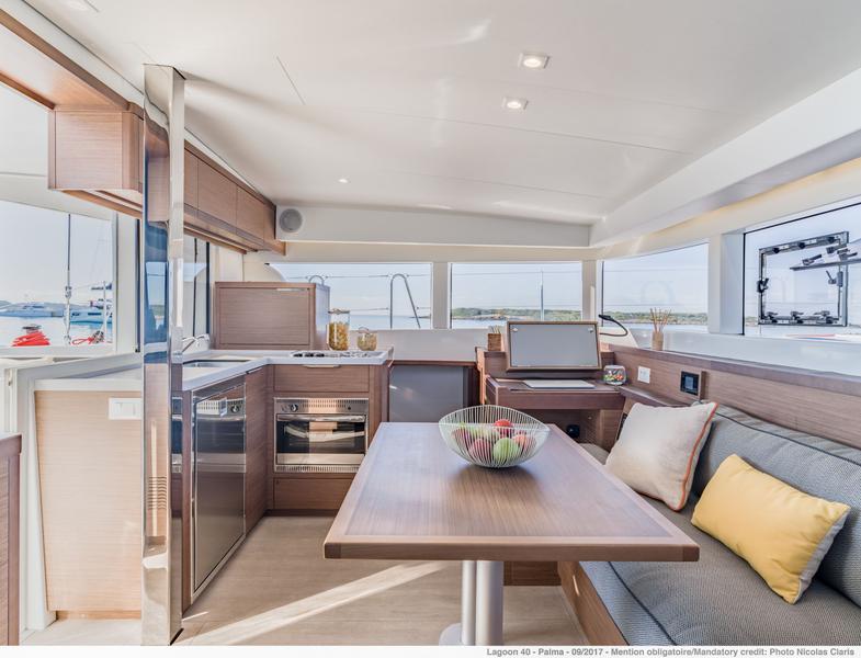 Book yachts online - catamaran - Lagoon 40 - GOA 9 - rent