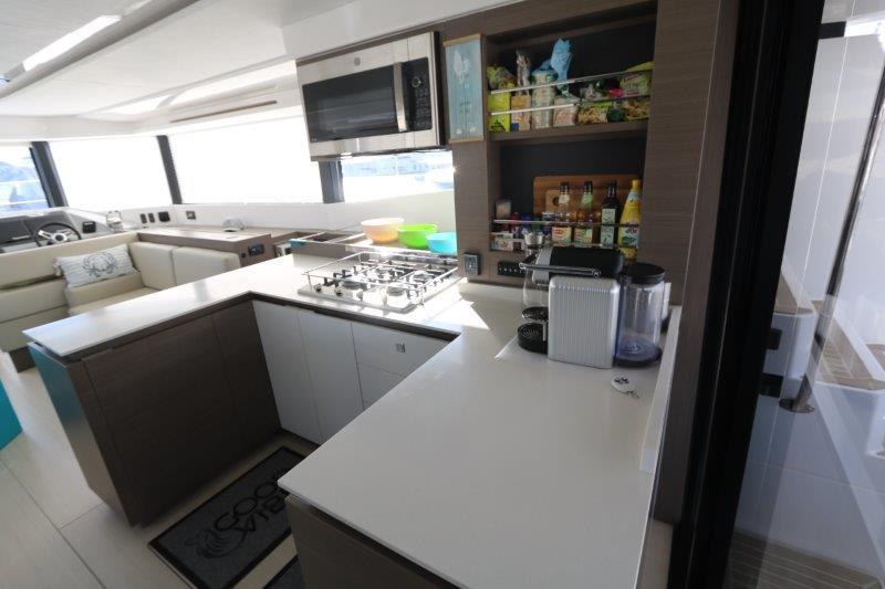 Book yachts online - powercatamaran - Leopard 53 PC - Good Vibes - rent