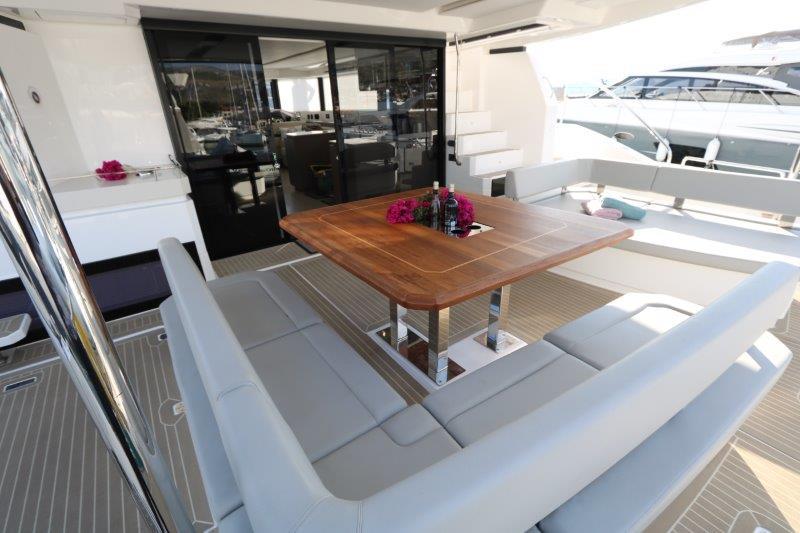 Book yachts online - powercatamaran - Leopard 53 PC - Good Vibes - rent