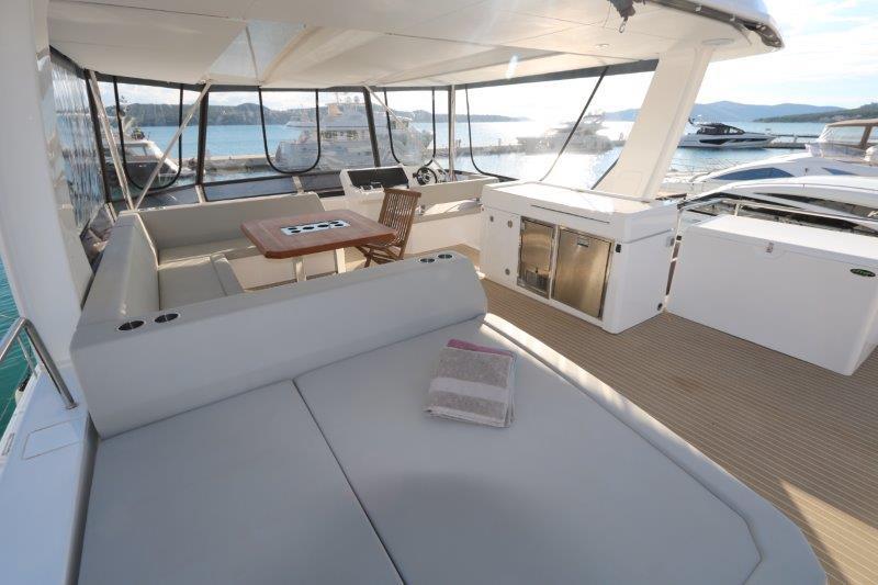 Book yachts online - powercatamaran - Leopard 53 PC - Good Vibes - rent