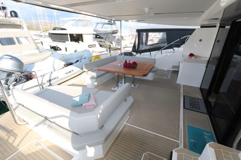 Book yachts online - powercatamaran - Leopard 53 PC - Good Vibes - rent