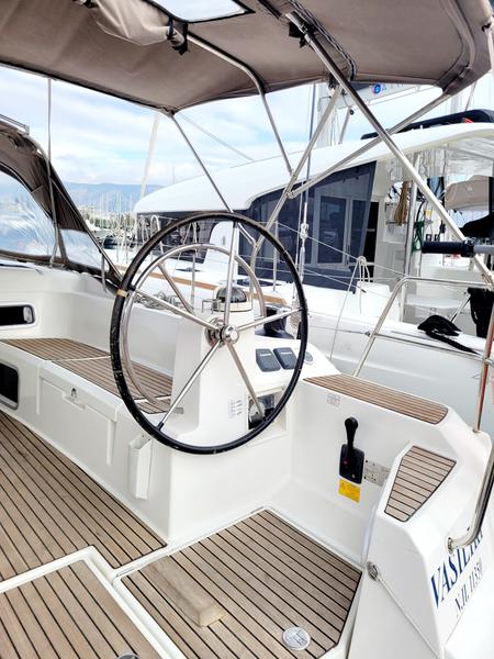 Book yachts online - sailboat - Sun Odyssey 509 - VASILIKI - rent