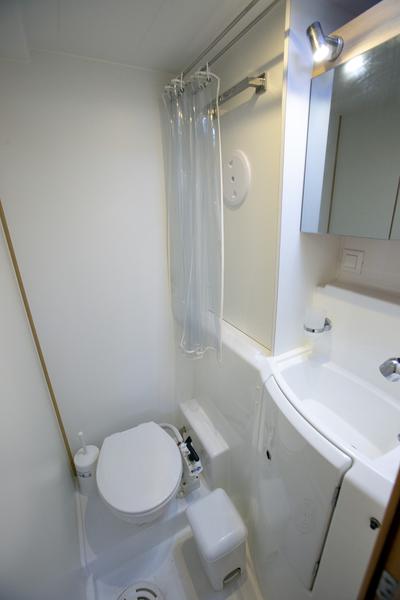 Book yachts online - catamaran - Lagoon 400 S2 12 - VASILIKI - rent