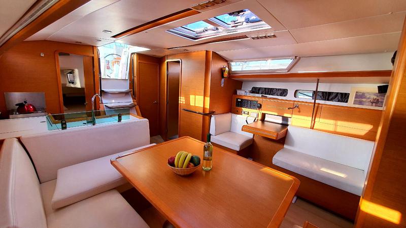 Book yachts online - sailboat - Sun Odyssey 419 - ELISABETH A  - rent