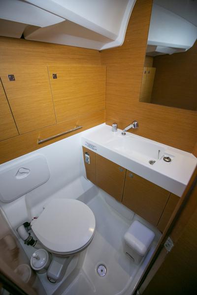 Book yachts online - sailboat - Sun Odyssey 479 - GUINNESS - rent