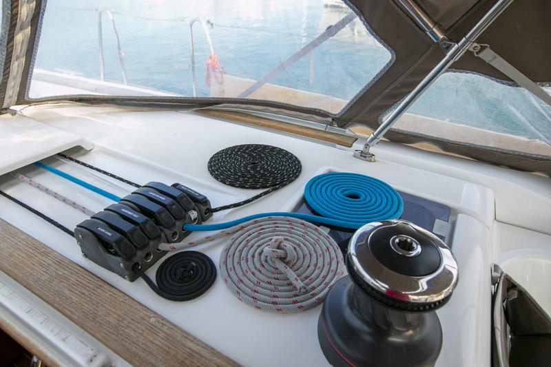 Book yachts online - sailboat - Sun Odyssey 479 - GUINNESS - rent