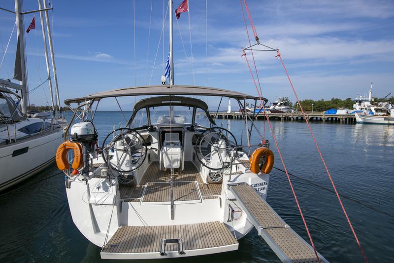 Book yachts online - sailboat - Sun Odyssey 479 - GUINNESS - rent