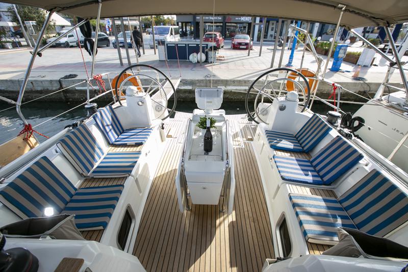 Book yachts online - sailboat - Sun Odyssey 479 - GUINNESS - rent