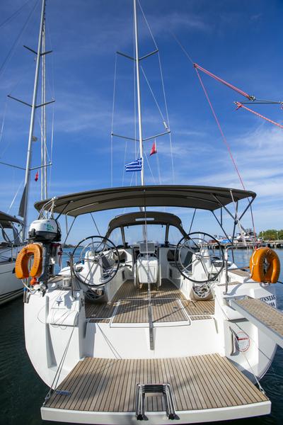 Book yachts online - sailboat - Sun Odyssey 479 - GUINNESS - rent