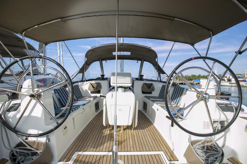 Book yachts online - sailboat - Sun Odyssey 479 - GUINNESS - rent