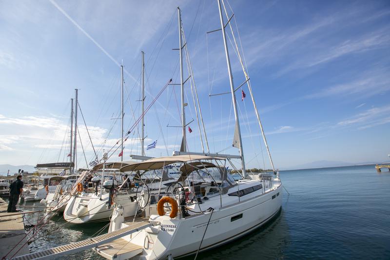 Book yachts online - sailboat - Sun Odyssey 479 - GUINNESS - rent