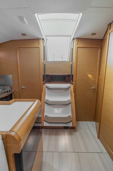 Book yachts online - sailboat - Sun Odyssey 439 - MORGANA - rent