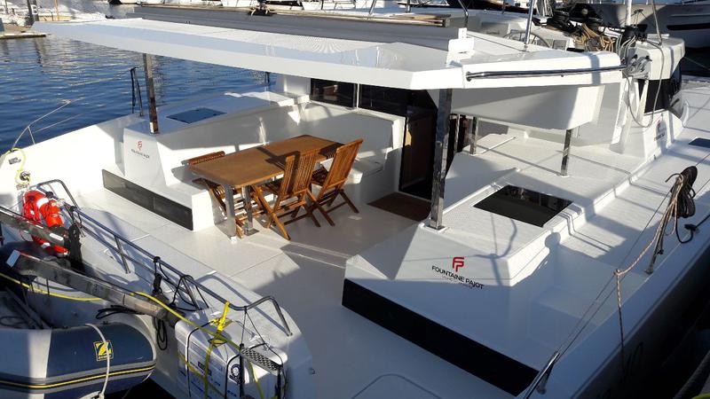 Book yachts online - catamaran - Lucia 40 - Ginesta - rent