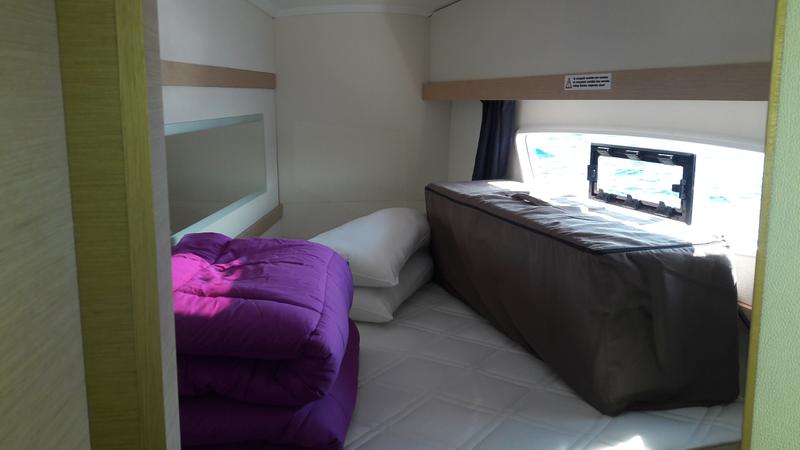 Book yachts online - catamaran - Lucia 40 - Ginesta - rent