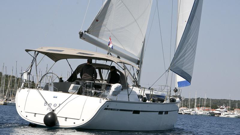 Book yachts online - sailboat - Bavaria Cruiser 46 - Beef - rent