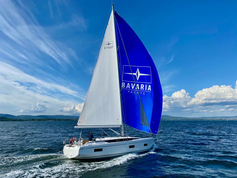 Book yachts online - sailboat - Bavaria C42 - Nirvana - rent