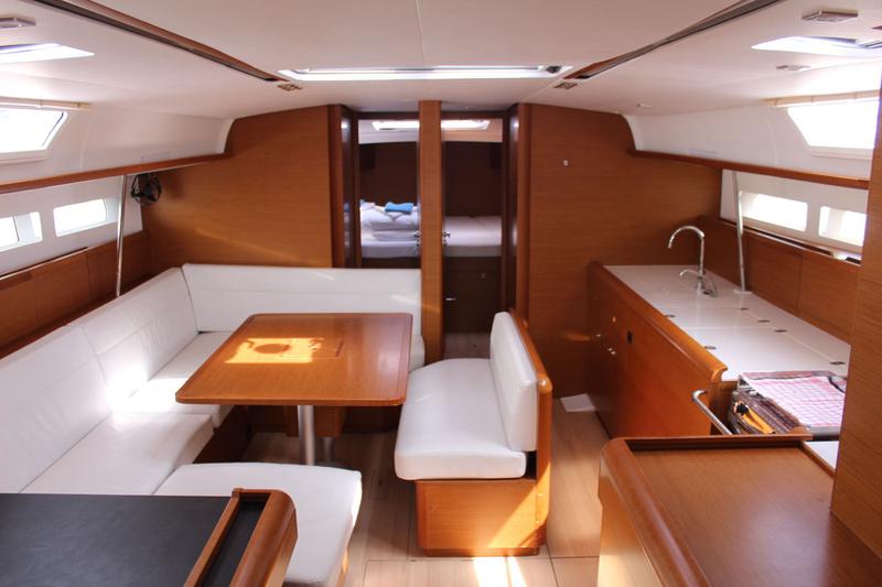 Book yachts online - sailboat - Sun Odyssey 519 - Ciao Bao - rent