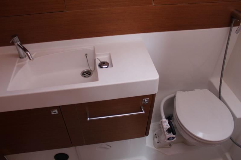 Book yachts online - sailboat - Sun Odyssey 519 - Ciao Bao - rent