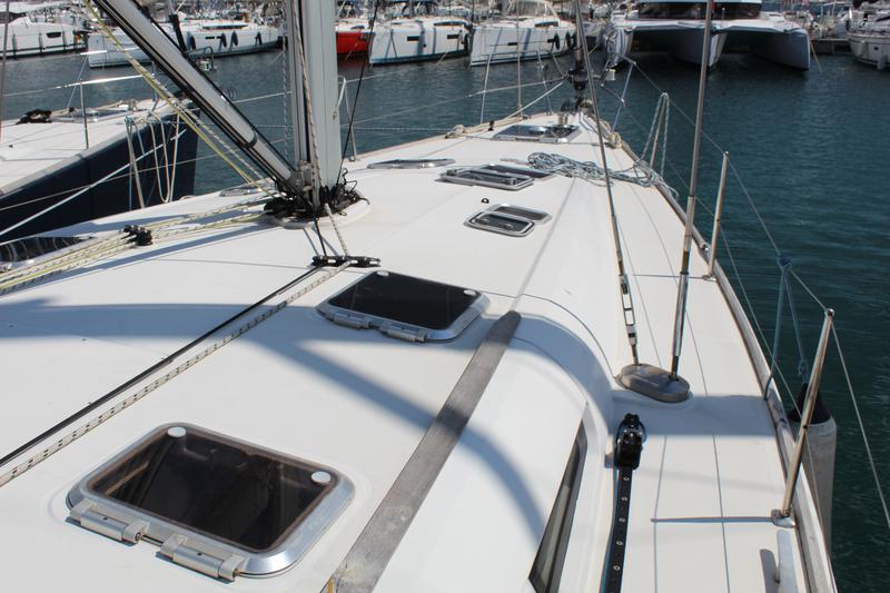 Book yachts online - sailboat - Sun Odyssey 49 - Živa - rent