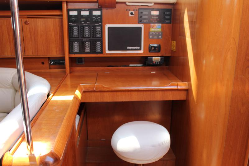 Book yachts online - sailboat - Sun Odyssey 49 - Živa - rent